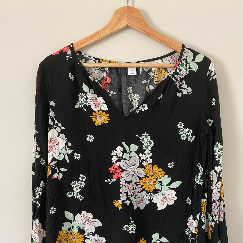 Old Navy Long Sleeve Black Floral Blouse M